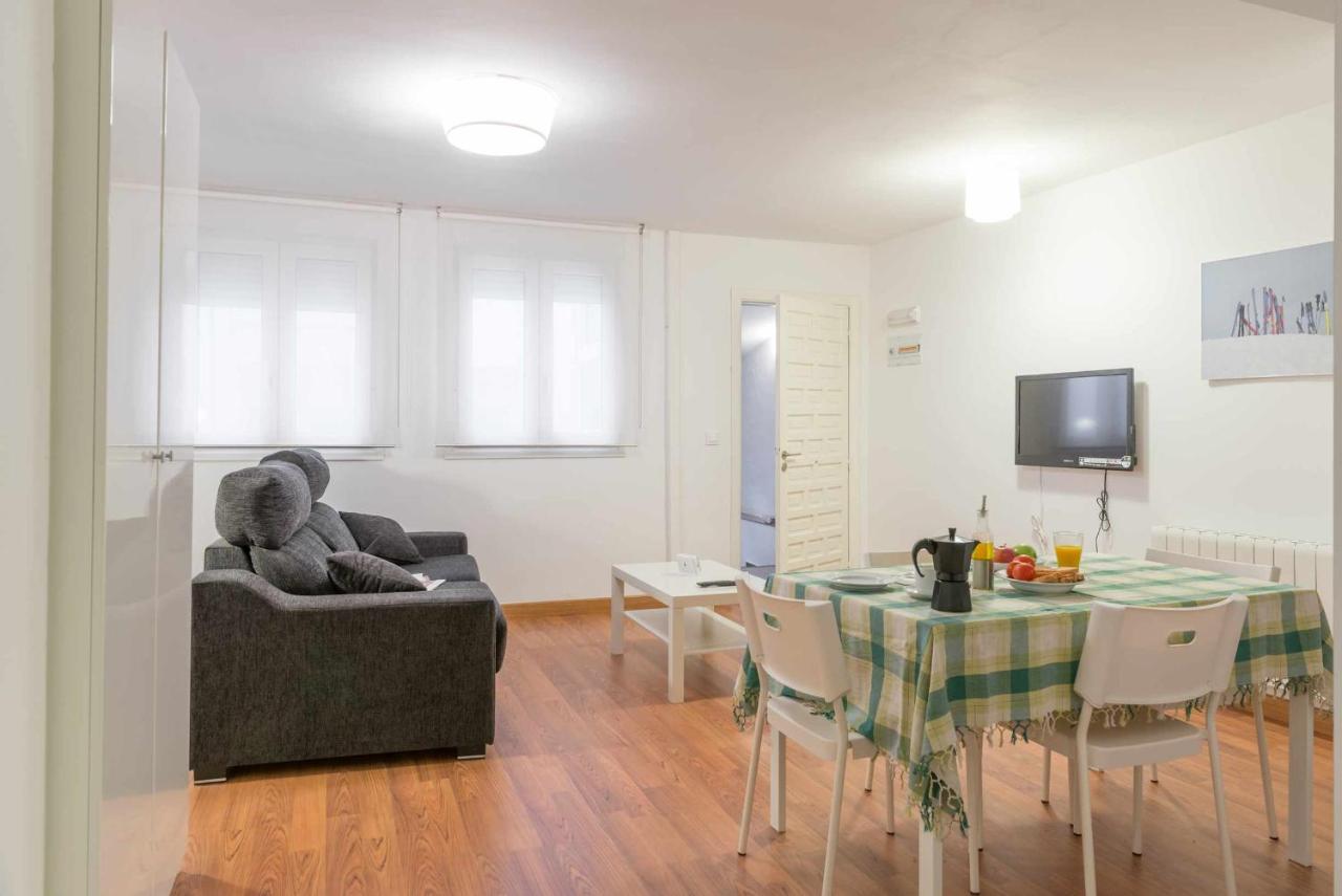 Candelario Apartamentos Bilik gambar