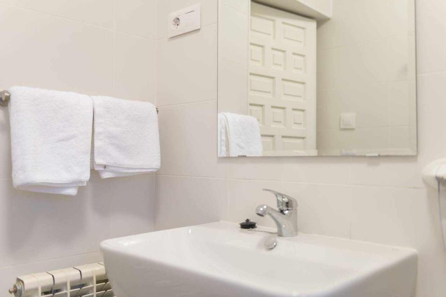 Candelario Apartamentos Bilik gambar