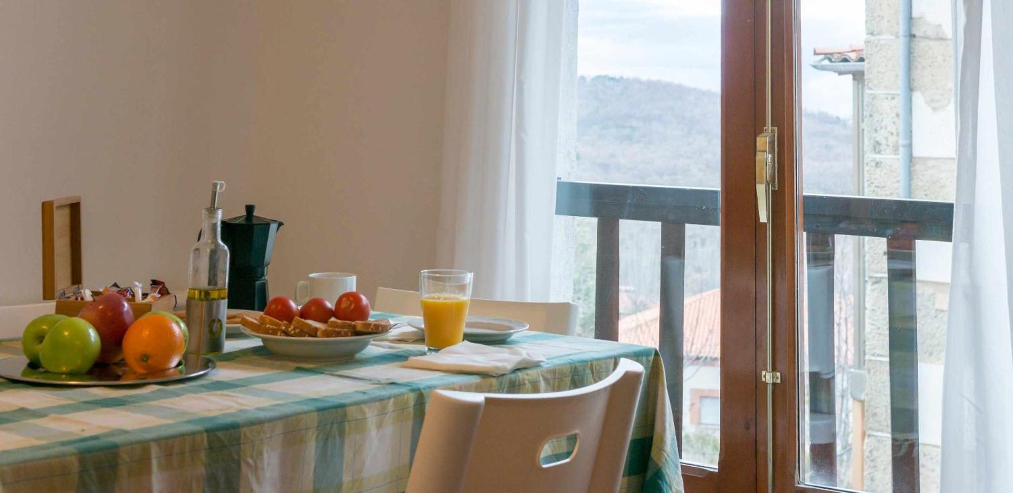 Candelario Apartamentos Bilik gambar
