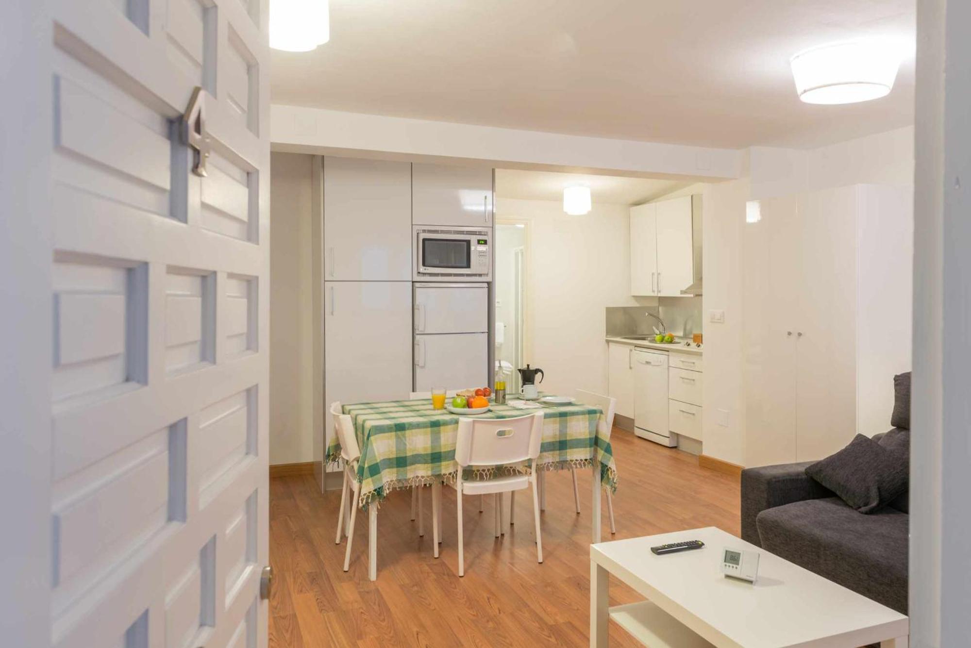 Candelario Apartamentos Bilik gambar
